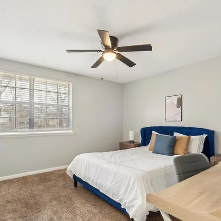 Brentwood U2 I Cozy & Comfy I 2Bd I Free Parking Apartamento